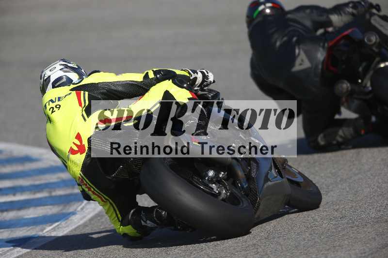 /Archiv-2024/02 29.01.-02.02.2024 Moto Center Thun Jerez/Gruppe schwarz-black/backside